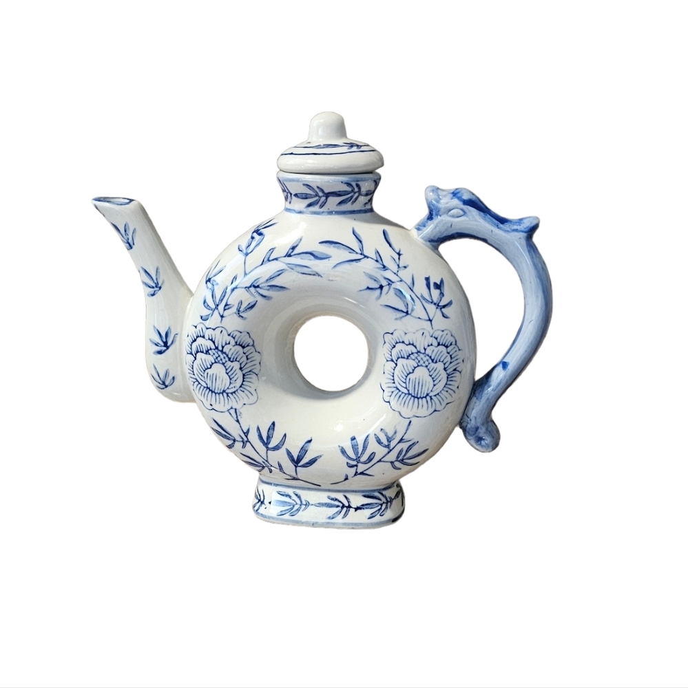 Tea pot or Kettle Chinese Porcelain Rare